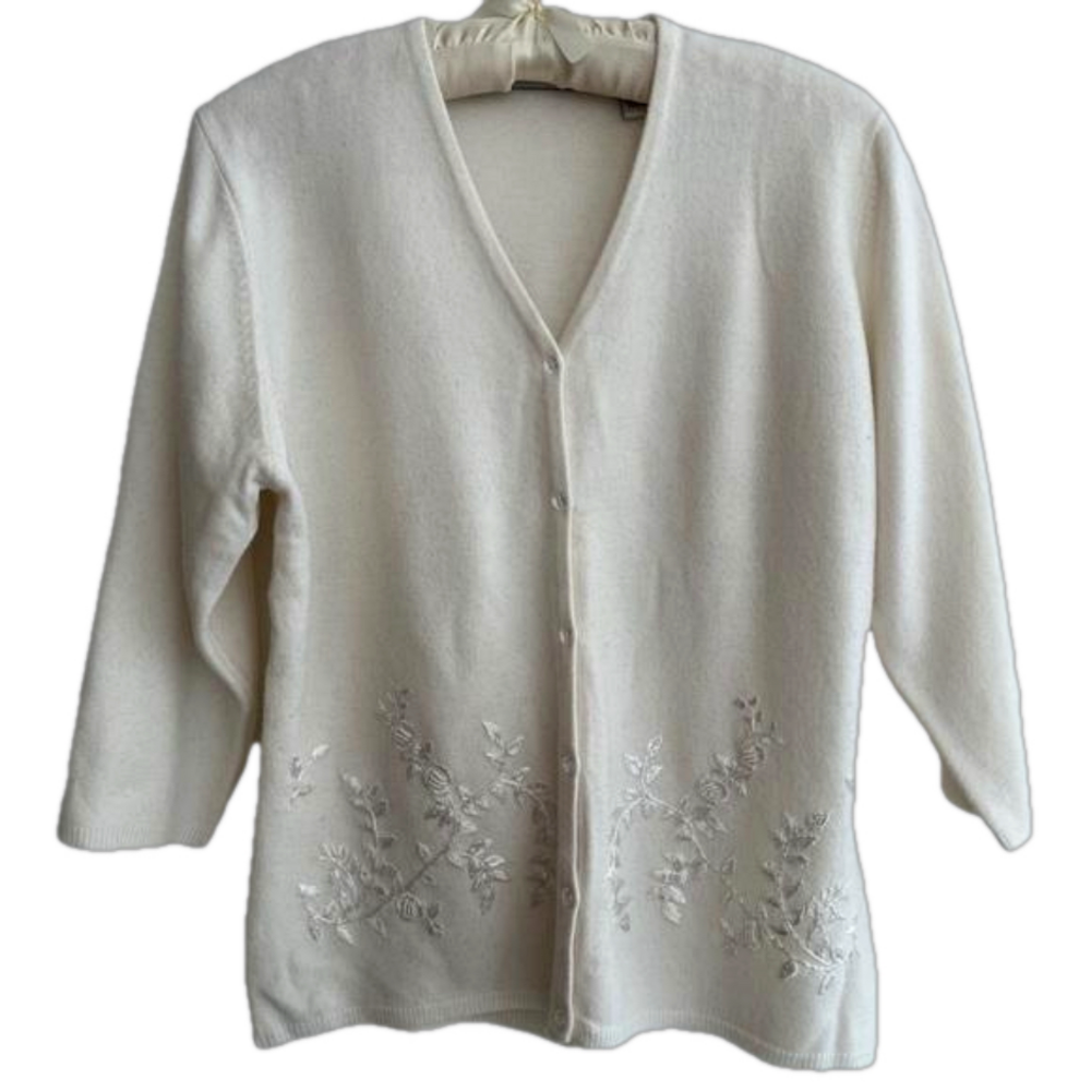 AMANDA SMITH Vintage Button Front Cardigan 3/4 Sleeves Embroidery V Neck Neutral